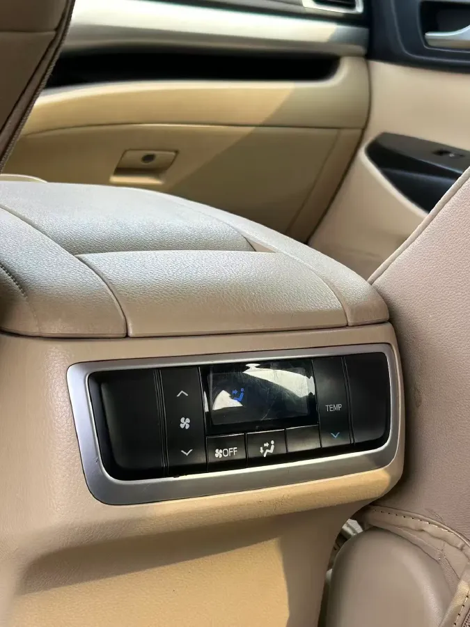 2018 Toyota Highlander 2.0T 220HP L4 6AT,autocango,china used car exporter,china ev exporter,chinese used car exporter,chinese used ev exporter