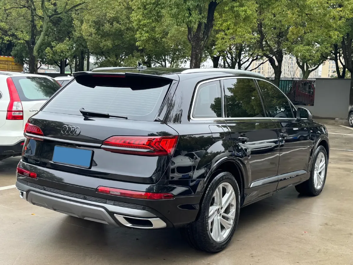 2021 Audi Q7 2.0T 245HP L4 8AT,autocango,china used car exporter,china ev exporter,chinese used car exporter,chinese used ev exporter
