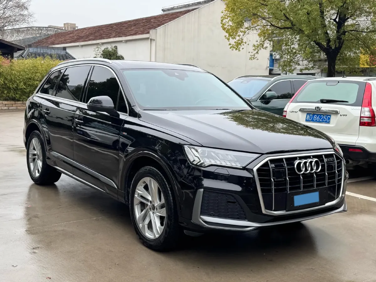 2021 Audi Q7 2.0T 245HP L4 8AT,autocango,china used car exporter,china ev exporter,chinese used car exporter,chinese used ev exporter