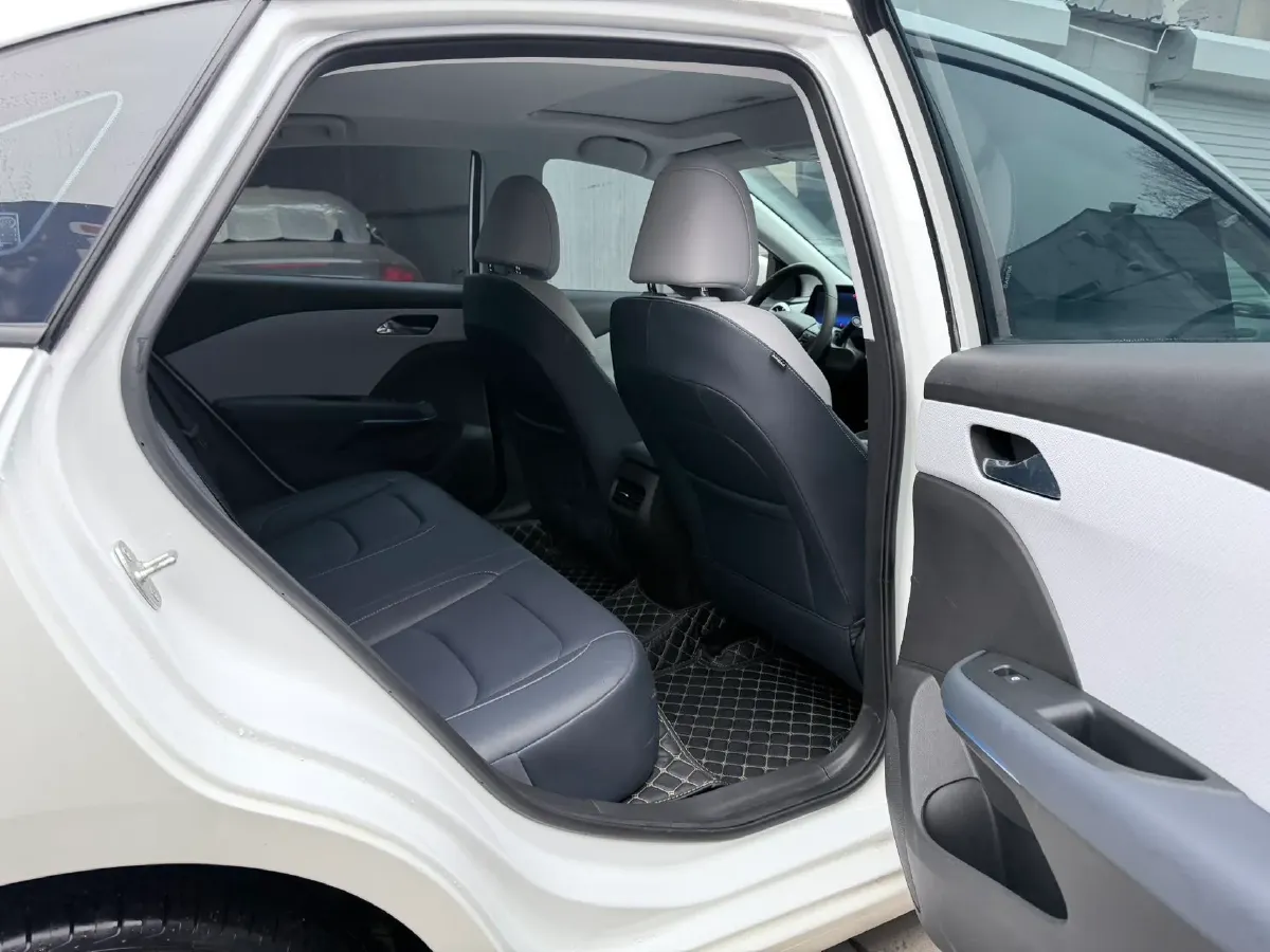 2024 Chevrolet Monza 1.5L 113HP L4 6DCT,autocango,china used car exporter,china ev exporter,chinese used car exporter,chinese used ev exporter