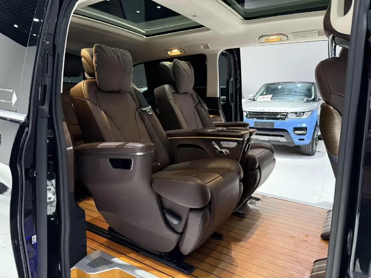2022 Mercedes-Benz V Class 2.0T 211HP L4 9AT,autocango,china used car exporter,china ev exporter,chinese used car exporter,chinese used ev exporter