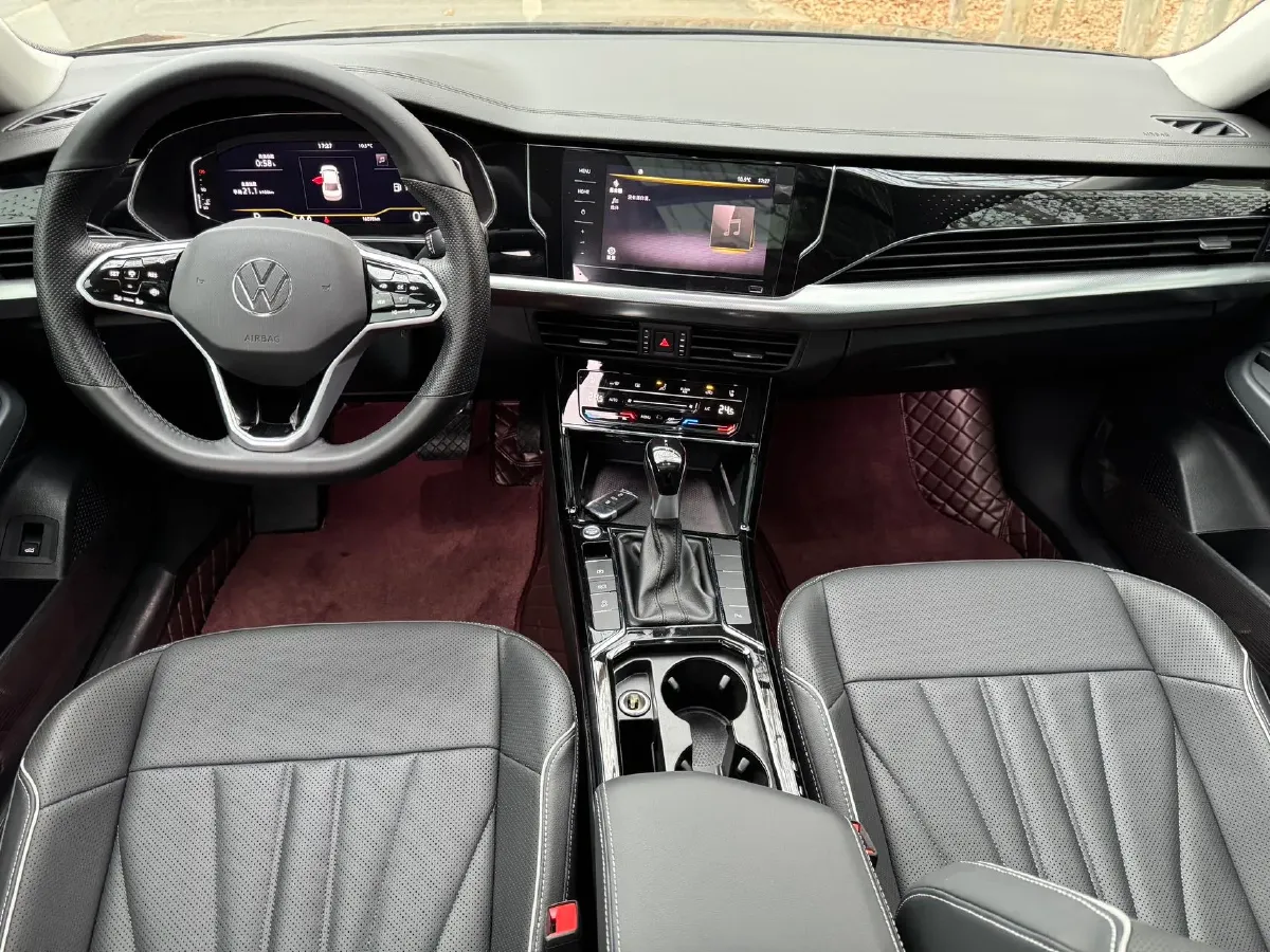 2024 Volkswagen Passat 2.0T 220HP L4 7DCT,autocango,china used car exporter,china ev exporter,chinese used car exporter,chinese used ev exporter