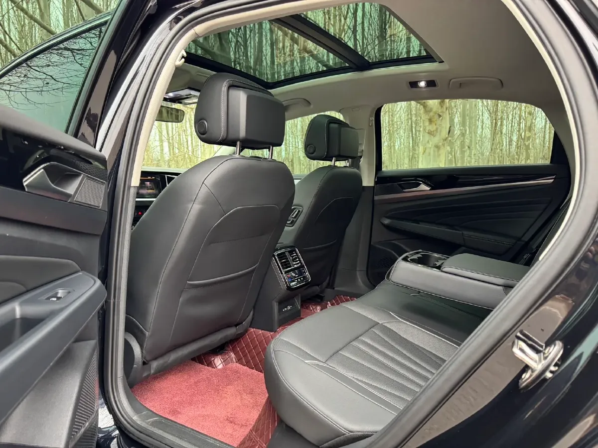 2024 Volkswagen Passat 2.0T 220HP L4 7DCT,autocango,china used car exporter,china ev exporter,chinese used car exporter,chinese used ev exporter