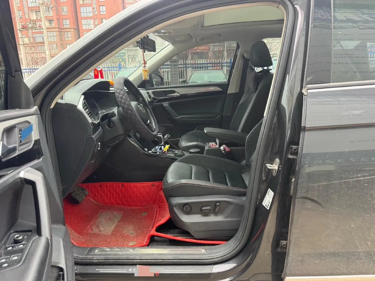 2019 Jeep Cherokee 2.0T 234HP L4 9AT,autocango,china used car exporter,china ev exporter,chinese used car exporter,chinese used ev exporter