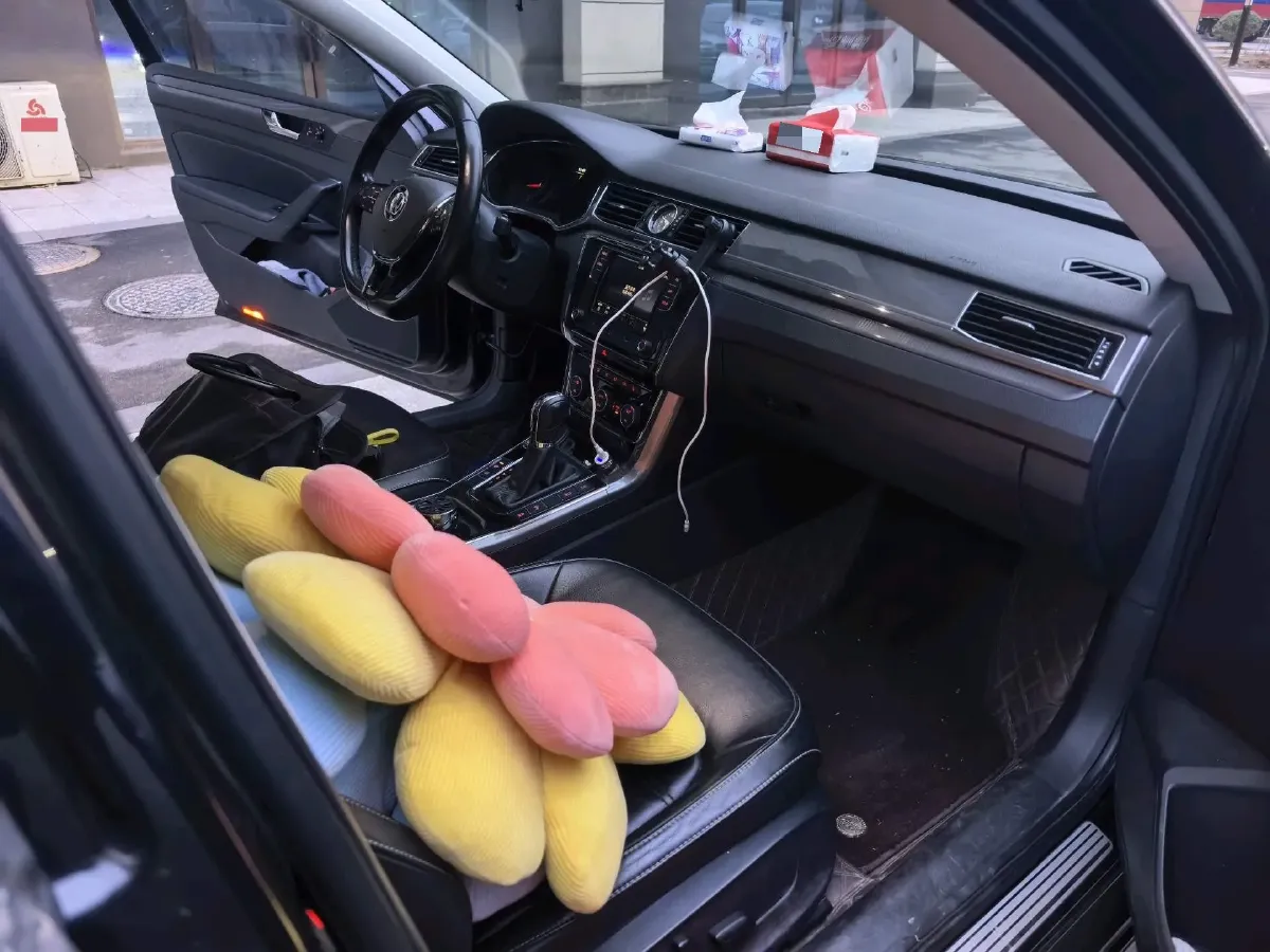 2017 Volkswagen Passat 1.8T 180HP L4 7DCT,autocango,china used car exporter,china ev exporter,chinese used car exporter,chinese used ev exporter