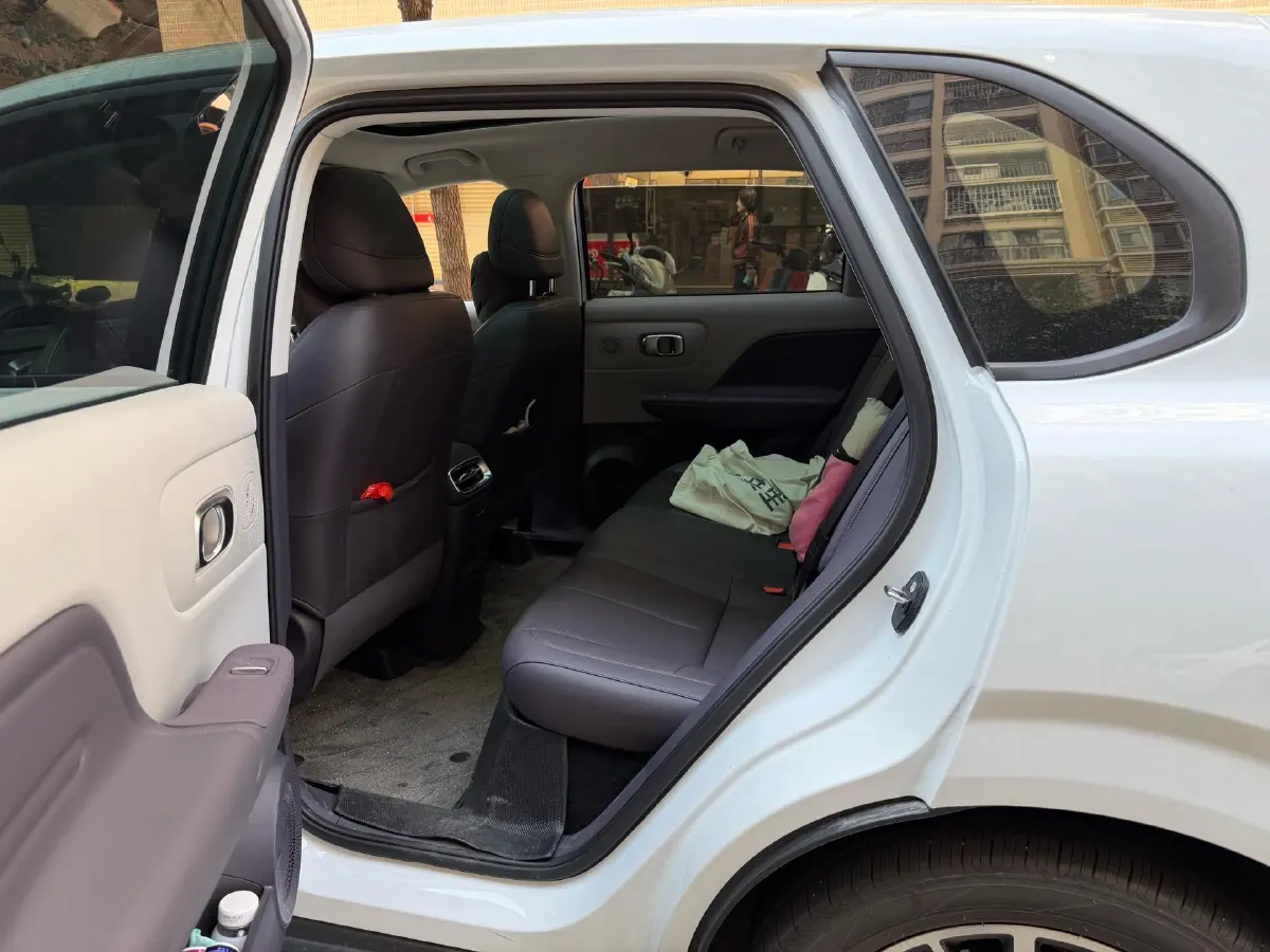 2025 Leapmotor B10 BEV 67.1KWH,autocango,china used car exporter,china ev exporter,chinese used car exporter,chinese used ev exporter