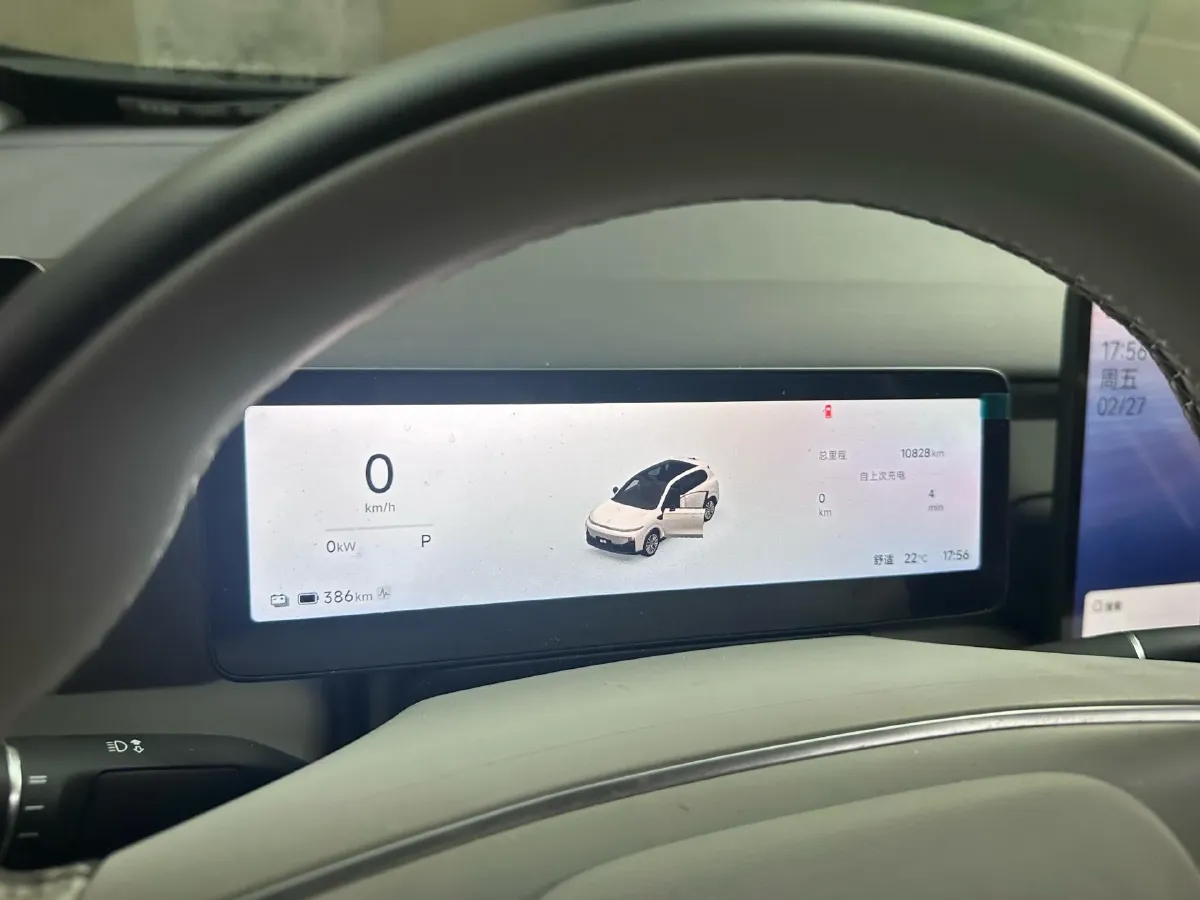 2025 Leapmotor B10 BEV 67.1KWH,autocango,china used car exporter,china ev exporter,chinese used car exporter,chinese used ev exporter