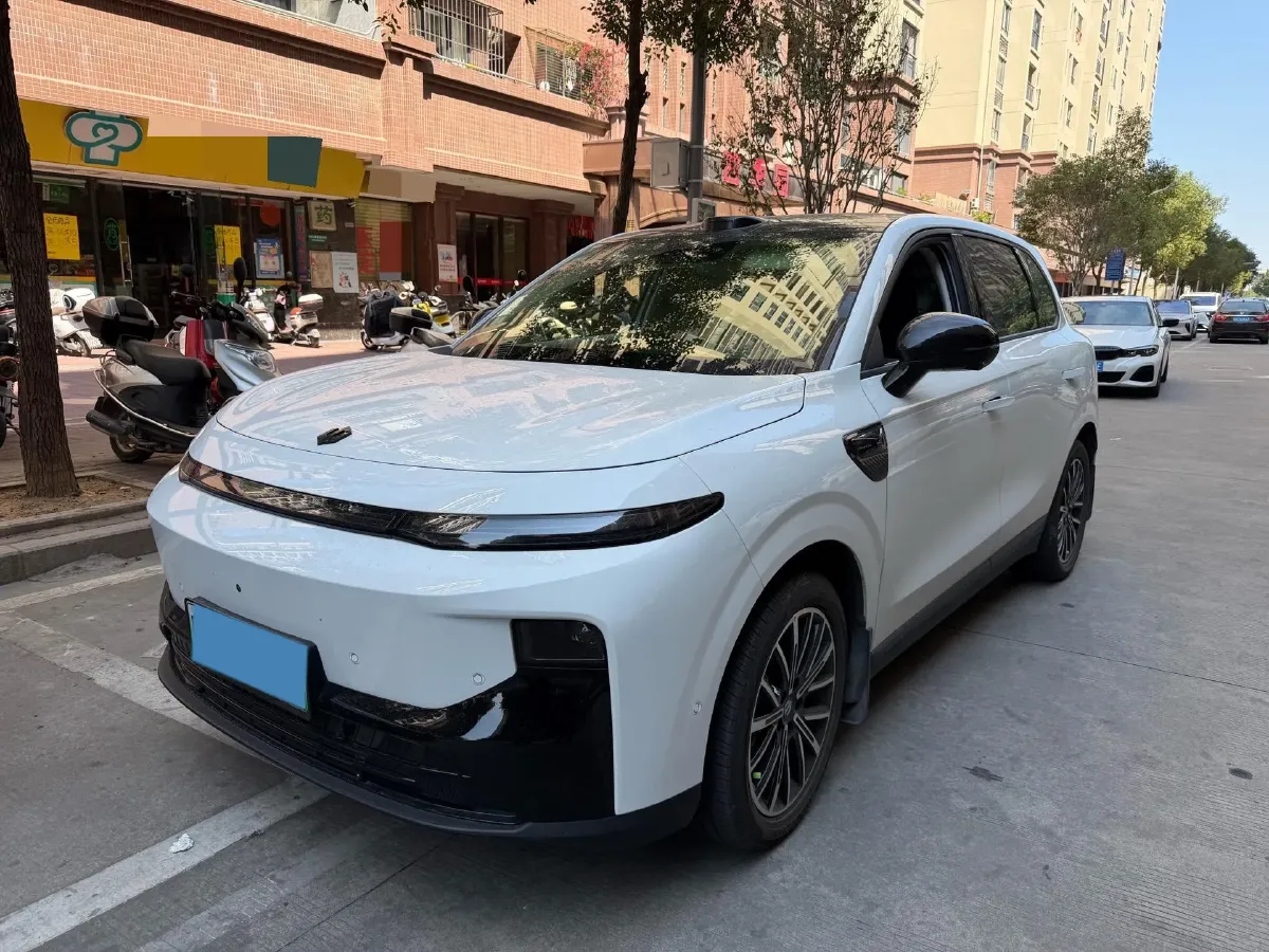 2025 Leapmotor B10 BEV 67.1KWH,autocango,china used car exporter,china ev exporter,chinese used car exporter,chinese used ev exporter