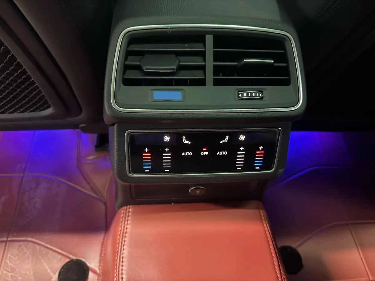 2023 Audi A7 2.0T 265HP L4 7DCT,autocango,china used car exporter,china ev exporter,chinese used car exporter,chinese used ev exporter