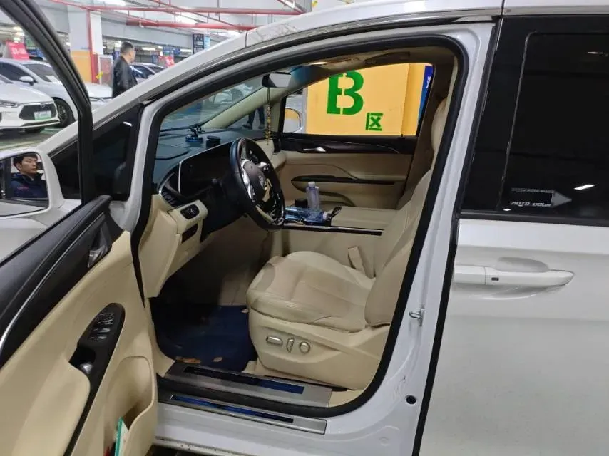 2023 Buick GL8 2.0T 237HP L4 9AT,autocango,china used car exporter,china ev exporter,chinese used car exporter,chinese used ev exporter