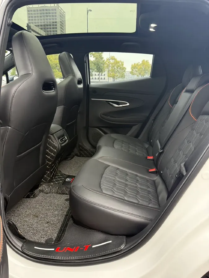 2022 ChangAn UNI-T 1.5T 188HP L4 7DCT,autocango,china used car exporter,china ev exporter,chinese used car exporter,chinese used ev exporter