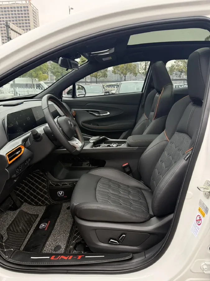 2022 ChangAn UNI-T 1.5T 188HP L4 7DCT,autocango,china used car exporter,china ev exporter,chinese used car exporter,chinese used ev exporter