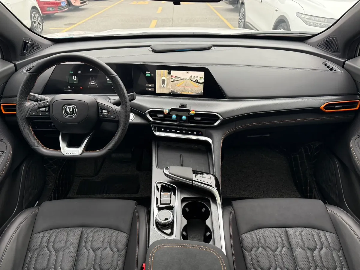 2022 ChangAn UNI-T 1.5T 188HP L4 7DCT,autocango,china used car exporter,china ev exporter,chinese used car exporter,chinese used ev exporter