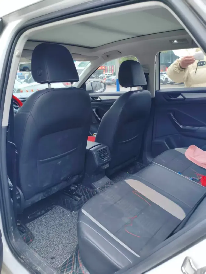 2019 Volkswagen T-Roc 1.4T 131HP L4 7DCT,autocango,china used car exporter,china ev exporter,chinese used car exporter,chinese used ev exporter