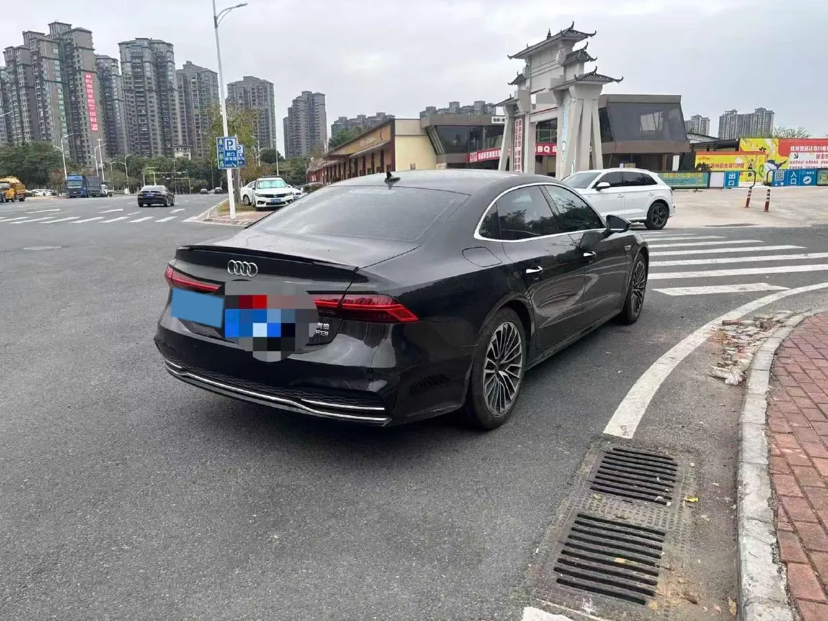 2024 Audi A7L 2.0T 245HP L4 7DCT,autocango,china used car exporter,china ev exporter,chinese used car exporter,chinese used ev exporter
