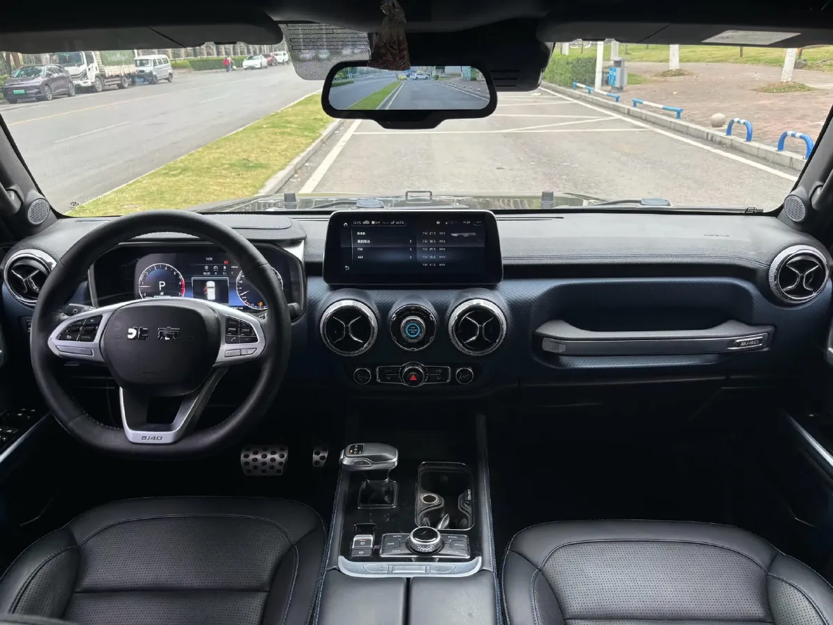 2020 Beijing BJ40 2.0T 224HP L4 8AT,autocango,china used car exporter,china ev exporter,chinese used car exporter,chinese used ev exporter