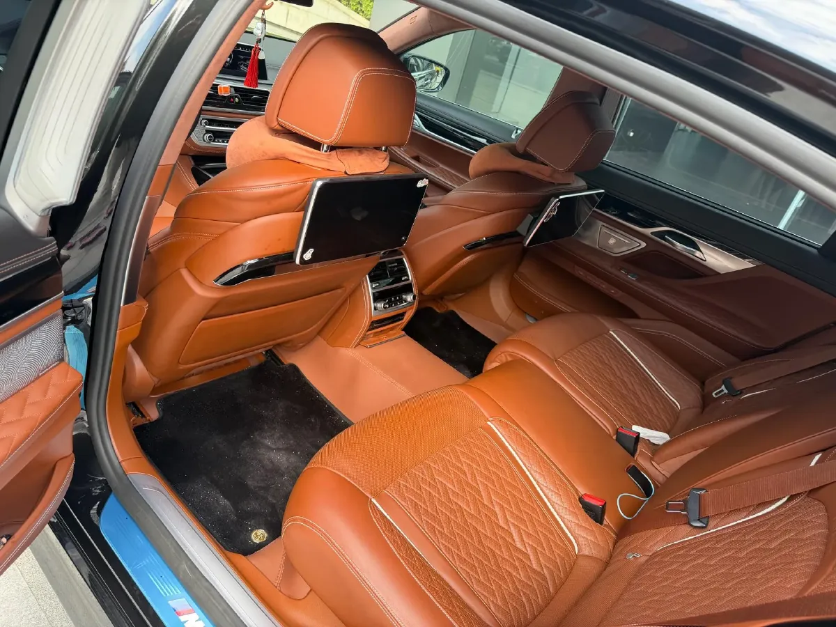 2019 BMW 7 Series 3.0T 340HP L6 8AT,autocango,china used car exporter,china ev exporter,chinese used car exporter,chinese used ev exporter