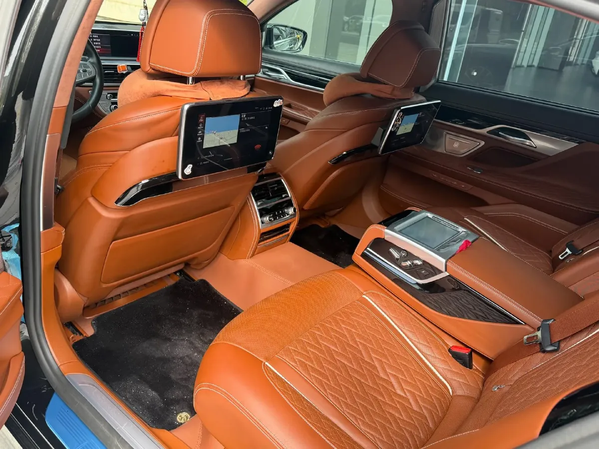 2019 BMW 7 Series 3.0T 340HP L6 8AT,autocango,china used car exporter,china ev exporter,chinese used car exporter,chinese used ev exporter