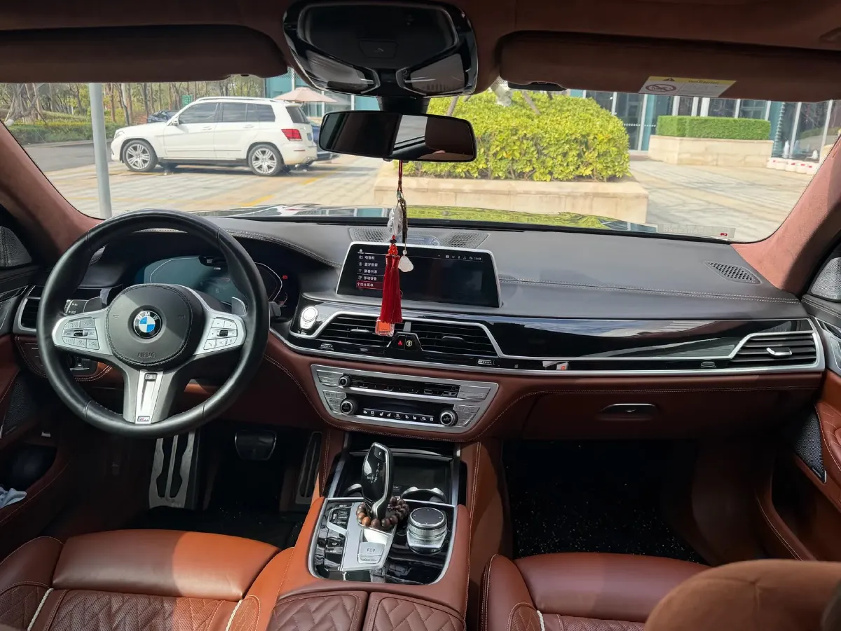 2019 BMW 7 Series 3.0T 340HP L6 8AT,autocango,china used car exporter,china ev exporter,chinese used car exporter,chinese used ev exporter