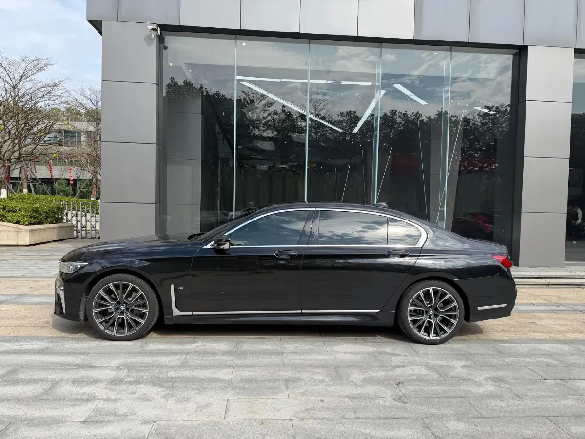 2019 BMW 7 Series 3.0T 340HP L6 8AT,autocango,china used car exporter,china ev exporter,chinese used car exporter,chinese used ev exporter