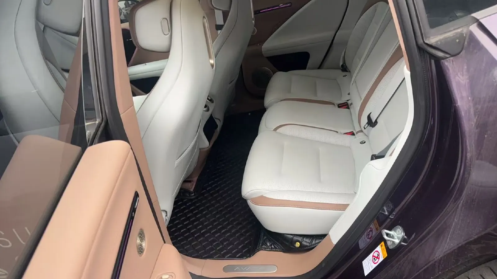 2024 Avatr 07 BEV 82.16KWH,autocango,china used car exporter,china ev exporter,chinese used car exporter,chinese used ev exporter