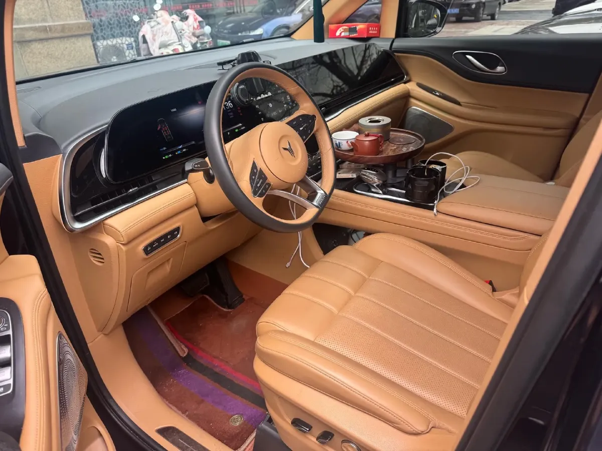 2024 Voyah Dream 1.5T 150HP L4 PHEV 43KWH,autocango,china used car exporter,china ev exporter,chinese used car exporter,chinese used ev exporter