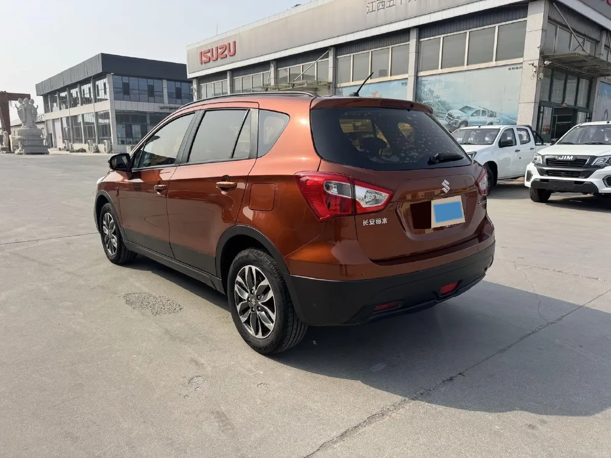 2017 Suzuki SX4 S-Cross 1.6L 122HP L4 5MT,autocango,china used car exporter,china ev exporter,chinese used car exporter,chinese used ev exporter