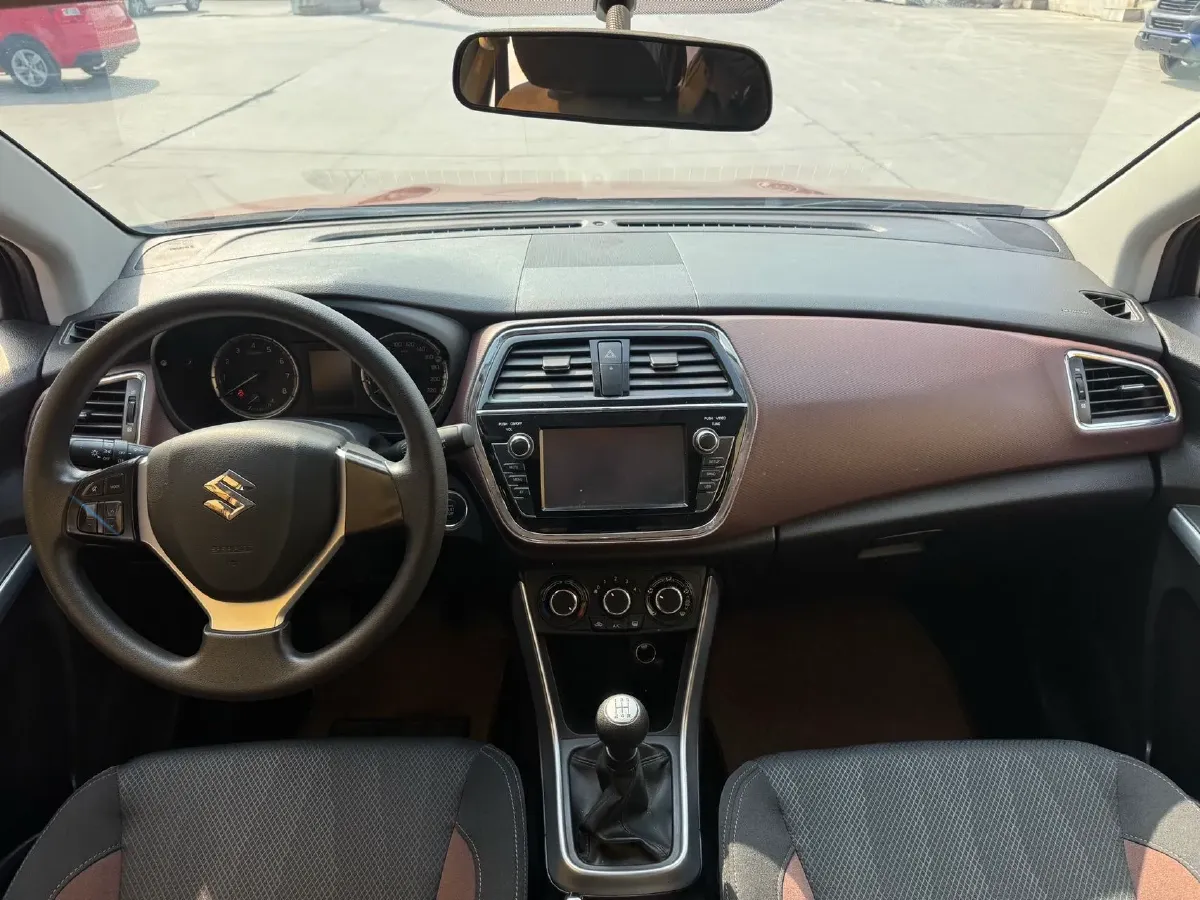 2017 Suzuki SX4 S-Cross 1.6L 122HP L4 5MT,autocango,china used car exporter,china ev exporter,chinese used car exporter,chinese used ev exporter