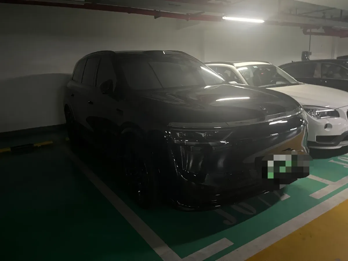 2025 AITO AITO M8 REEV 160HP REEV 53.4KWH,autocango,china used car exporter,china ev exporter,chinese used car exporter,chinese used ev exporter