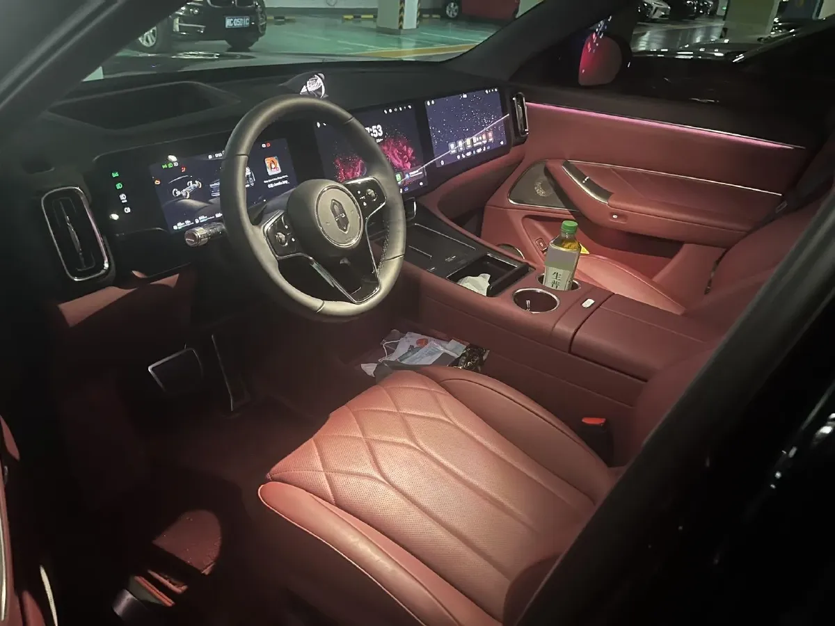 2025 AITO AITO M8 REEV 160HP REEV 53.4KWH,autocango,china used car exporter,china ev exporter,chinese used car exporter,chinese used ev exporter