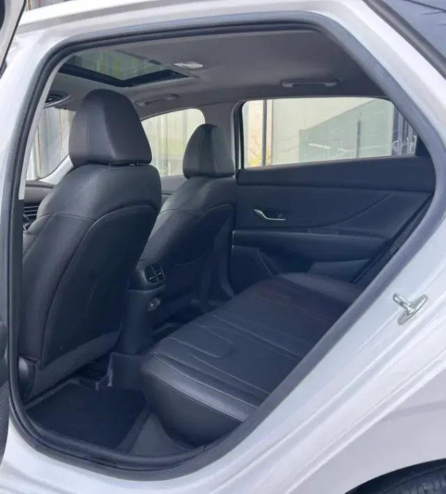 2021 Hyundai Elantra 1.5L 115HP L4 CVT,autocango,china used car exporter,china ev exporter,chinese used car exporter,chinese used ev exporter