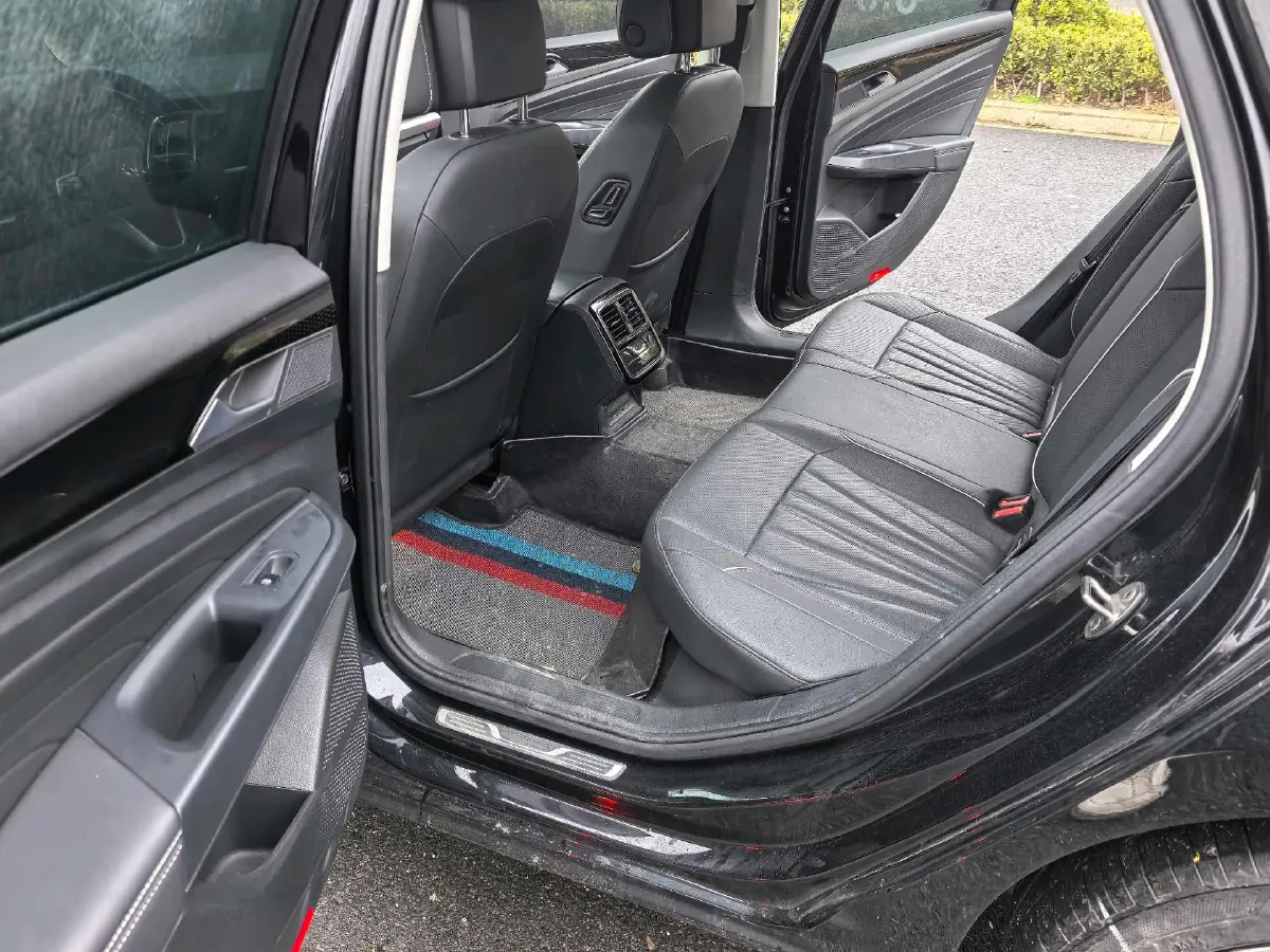 2025 Volkswagen Passat 2.0T 220HP L4 7DCT,autocango,china used car exporter,china ev exporter,chinese used car exporter,chinese used ev exporter