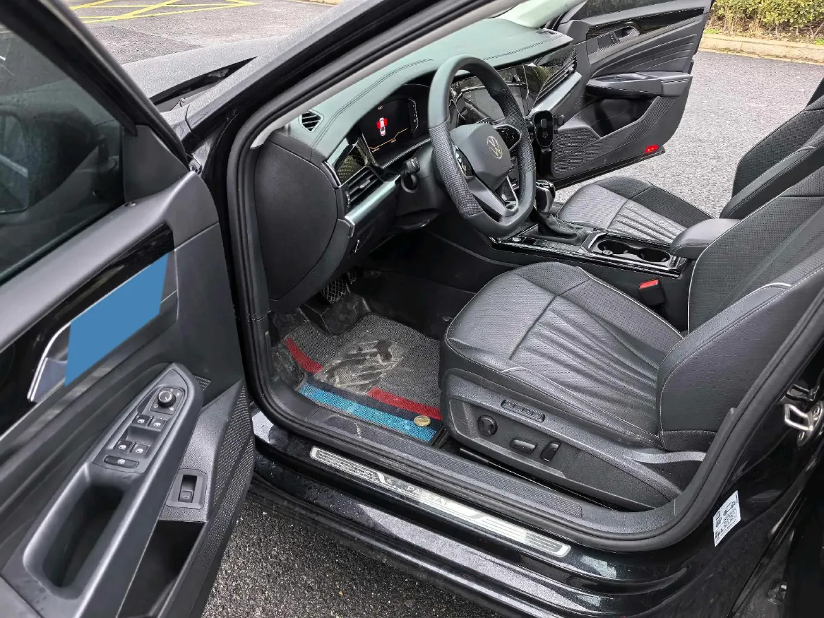 2025 Volkswagen Passat 2.0T 220HP L4 7DCT,autocango,china used car exporter,china ev exporter,chinese used car exporter,chinese used ev exporter