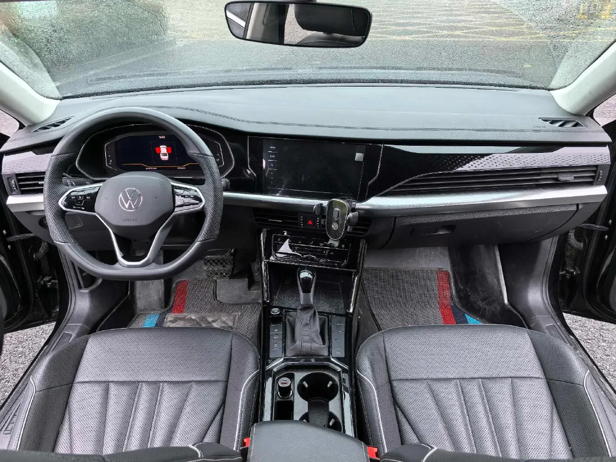 2025 Volkswagen Passat 2.0T 220HP L4 7DCT,autocango,china used car exporter,china ev exporter,chinese used car exporter,chinese used ev exporter