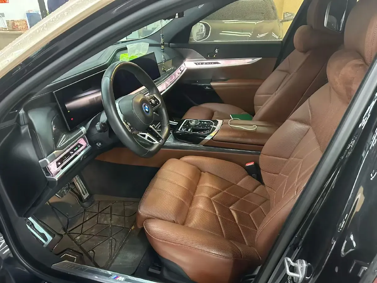 2023 BMW i7 BEV 101.7KWH,autocango,china used car exporter,china ev exporter,chinese used car exporter,chinese used ev exporter