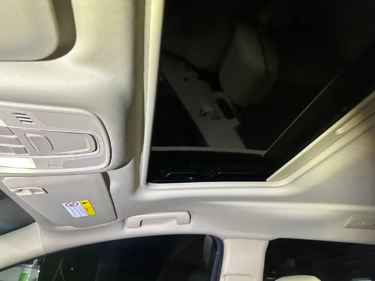 2023 Buick GL8 2.0T 237HP L4 9AT,autocango,china used car exporter,china ev exporter,chinese used car exporter,chinese used ev exporter