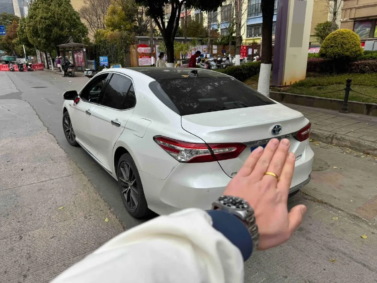 2023 Toyota Camry 2.5L 178HP L4 E-CVT Hybrid,autocango,china used car exporter,china ev exporter,chinese used car exporter,chinese used ev exporter