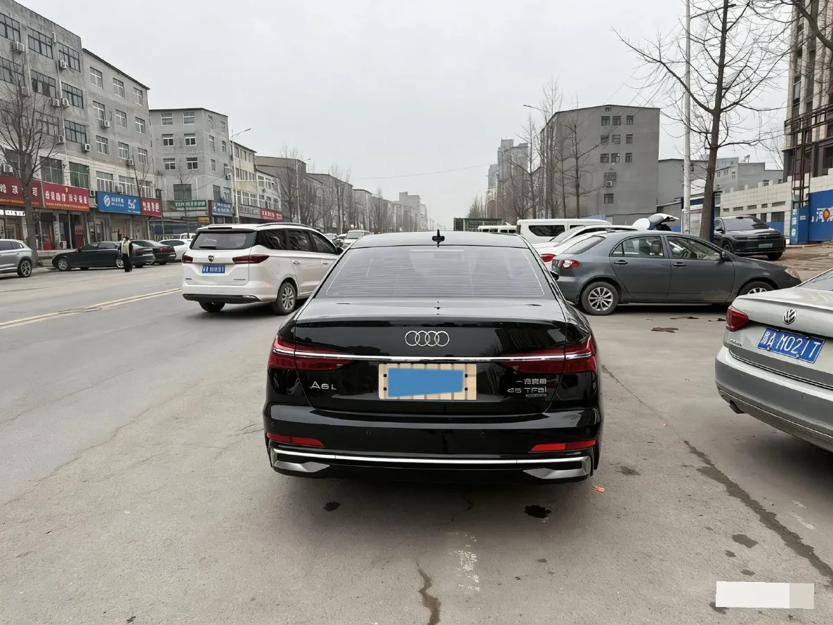 2024 Audi A6L 2.0T 245HP L4 7DCT,autocango,china used car exporter,china ev exporter,chinese used car exporter,chinese used ev exporter