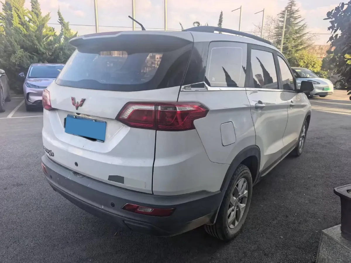2019 WuLing HongGuang S3 1.5L 99HP L4 6MT,autocango,china used car exporter,china ev exporter,chinese used car exporter,chinese used ev exporter