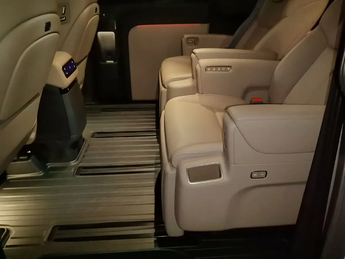 2025 Li MEGA BEV,autocango,china used car exporter,china ev exporter,chinese used car exporter,chinese used ev exporter