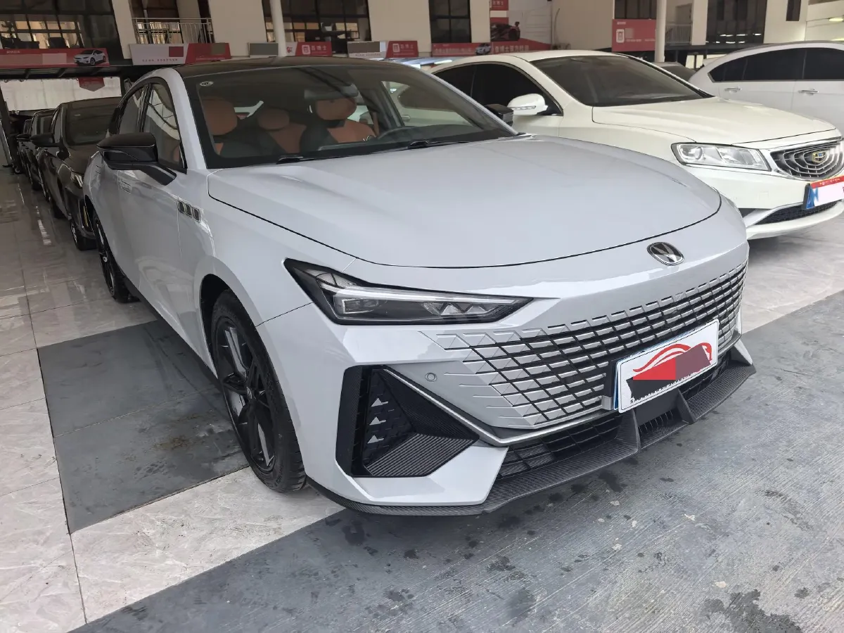 2022 ChangAn UNI-V 1.5T 188HP L4 7DCT,autocango,china used car exporter,china ev exporter,chinese used car exporter,chinese used ev exporter