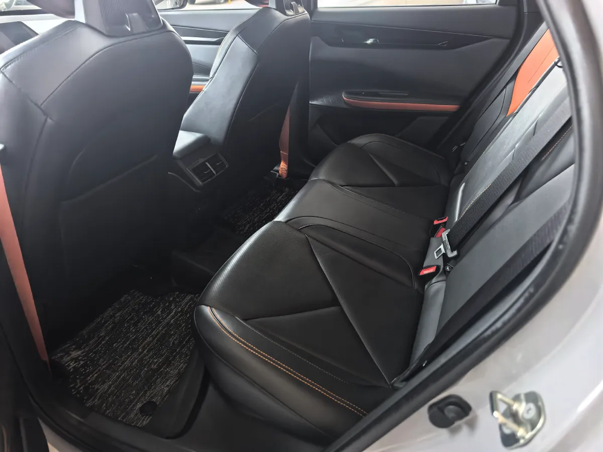 2022 ChangAn UNI-V 1.5T 188HP L4 7DCT,autocango,china used car exporter,china ev exporter,chinese used car exporter,chinese used ev exporter