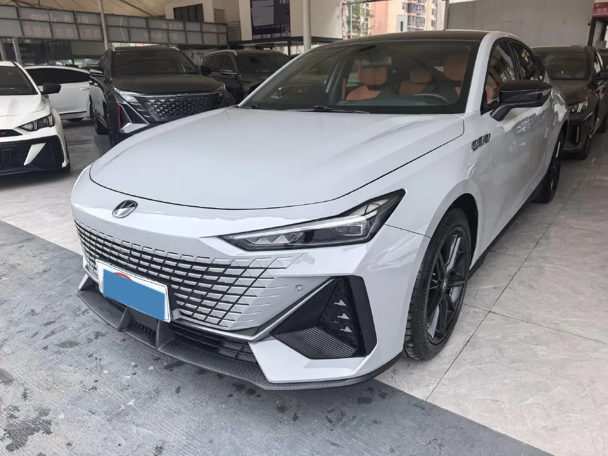 2022 ChangAn UNI-V 1.5T 188HP L4 7DCT,autocango,china used car exporter,china ev exporter,chinese used car exporter,chinese used ev exporter