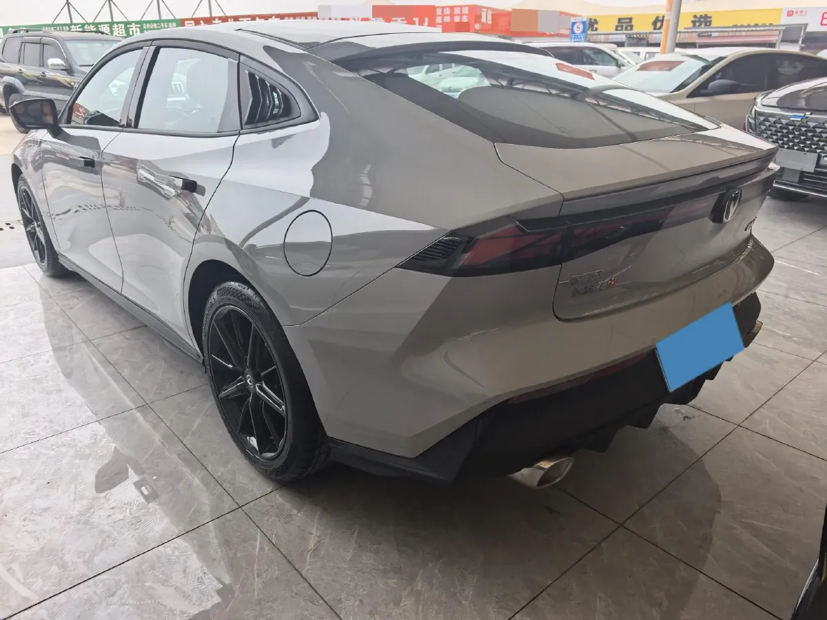 2022 ChangAn UNI-V 1.5T 188HP L4 7DCT,autocango,china used car exporter,china ev exporter,chinese used car exporter,chinese used ev exporter