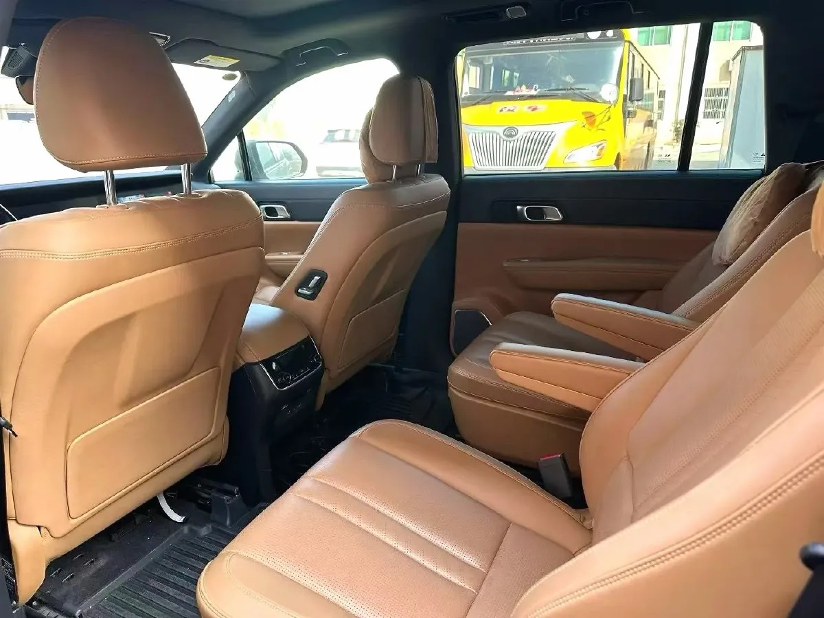 2020 Li ONE Range Extended 131HP REEV 40.5KWH,autocango,china used car exporter,china ev exporter,chinese used car exporter,chinese used ev exporter