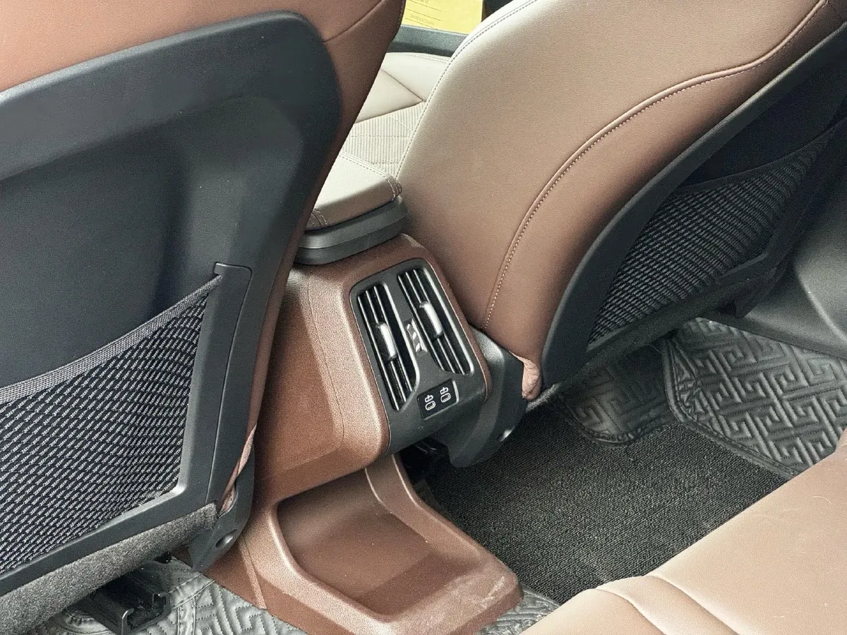 2024 BMW X1 2.0T 204HP L4 7DCT,autocango,china used car exporter,china ev exporter,chinese used car exporter,chinese used ev exporter