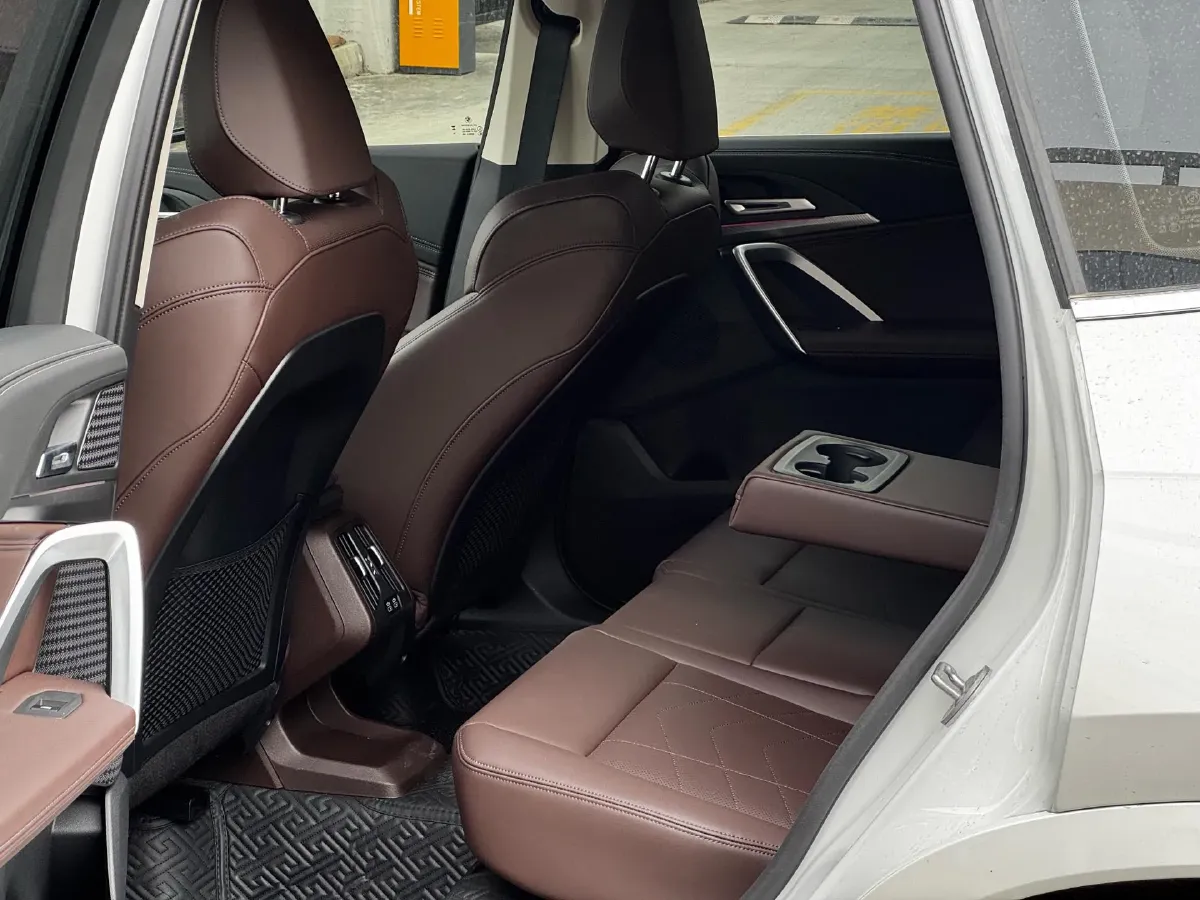 2024 BMW X1 2.0T 204HP L4 7DCT,autocango,china used car exporter,china ev exporter,chinese used car exporter,chinese used ev exporter