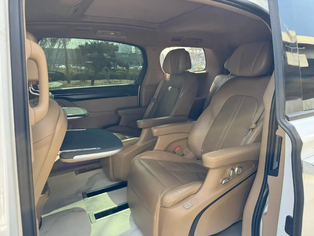 2020 Buick GL8 2.0T 237HP L4 9AT,autocango,china used car exporter,china ev exporter,chinese used car exporter,chinese used ev exporter