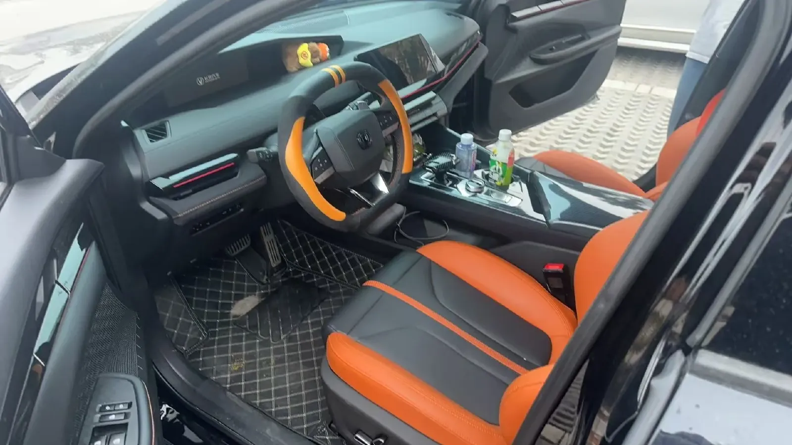 2024 ChangAn UNI-V 1.5T 188HP L4 7DCT,autocango,china used car exporter,china ev exporter,chinese used car exporter,chinese used ev exporter