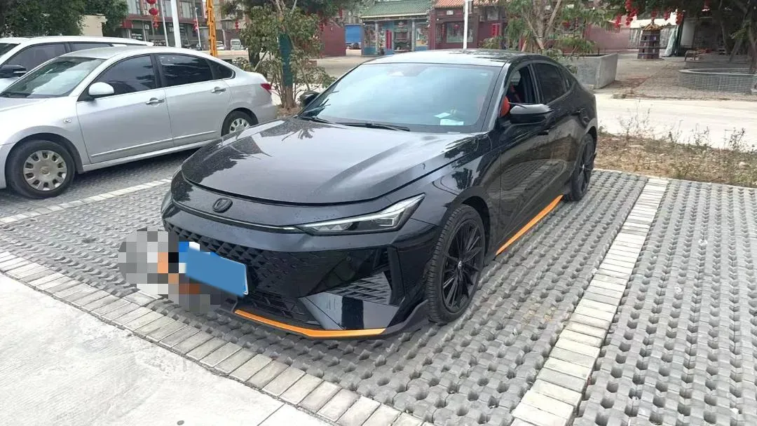 2024 ChangAn UNI-V 1.5T 188HP L4 7DCT,autocango,china used car exporter,china ev exporter,chinese used car exporter,chinese used ev exporter